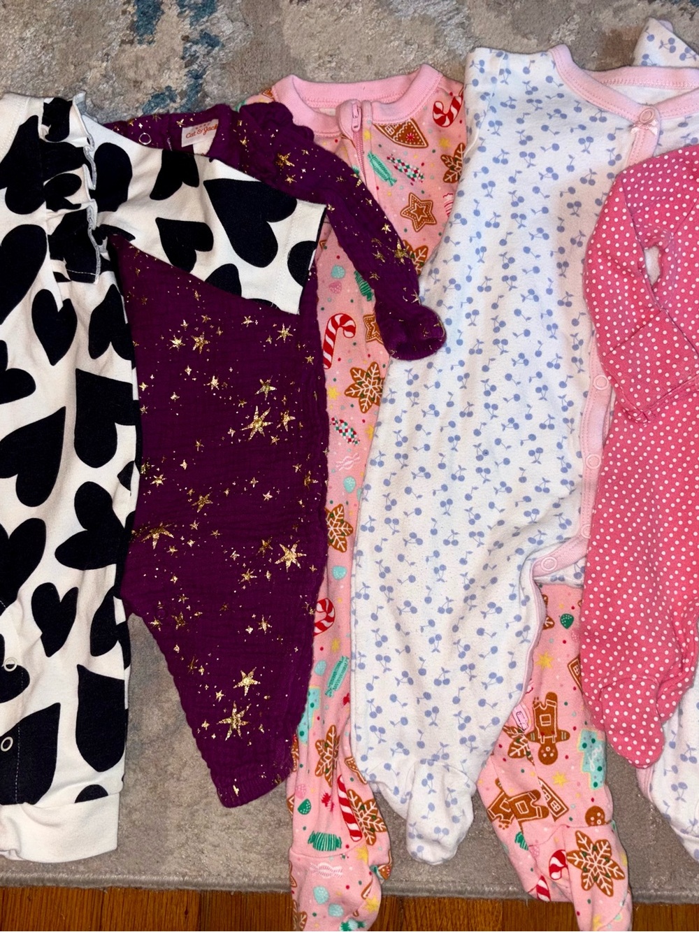 Lot of 5 One-Piece Footie Pajamas NB to 6 Months Cat & Jack, Carters, Old Navy